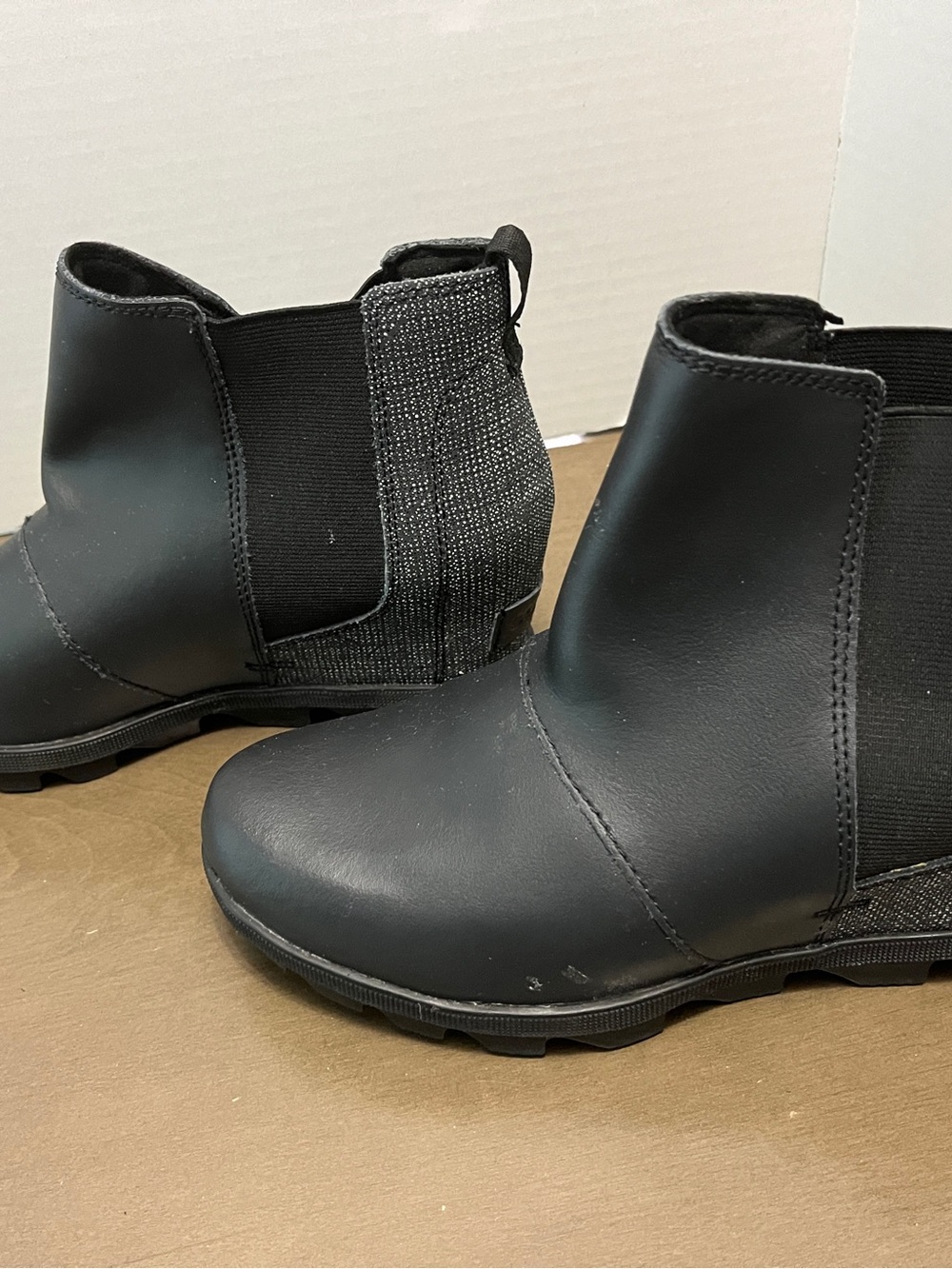 Sorel Kids Black Chelsea Ankle Wedge Boots Size 4